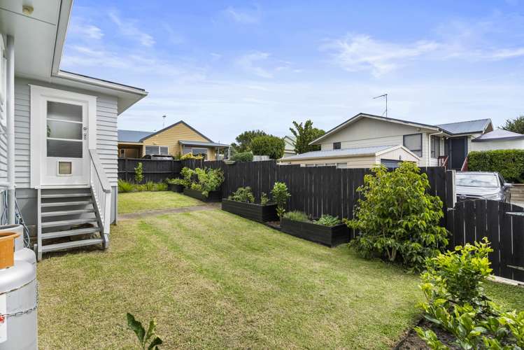 6 Japonica Drive Beach Haven_13