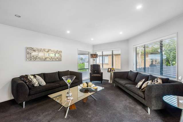 2/100 Gosford Drive Botany Downs_3