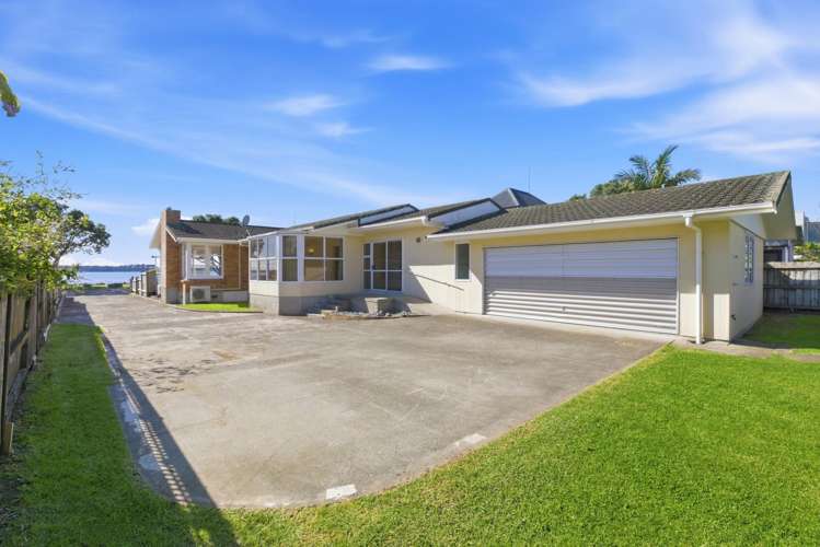 99 Beach Road Otumoetai_26