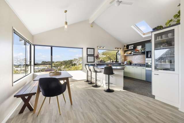 Sunny & Seriously Appealing Family Living