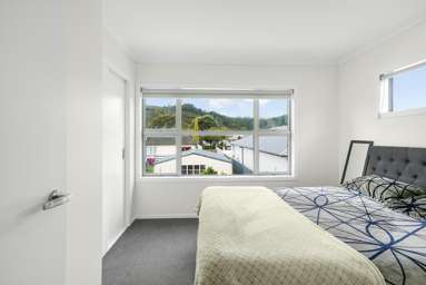 12 Ronalds Way_4