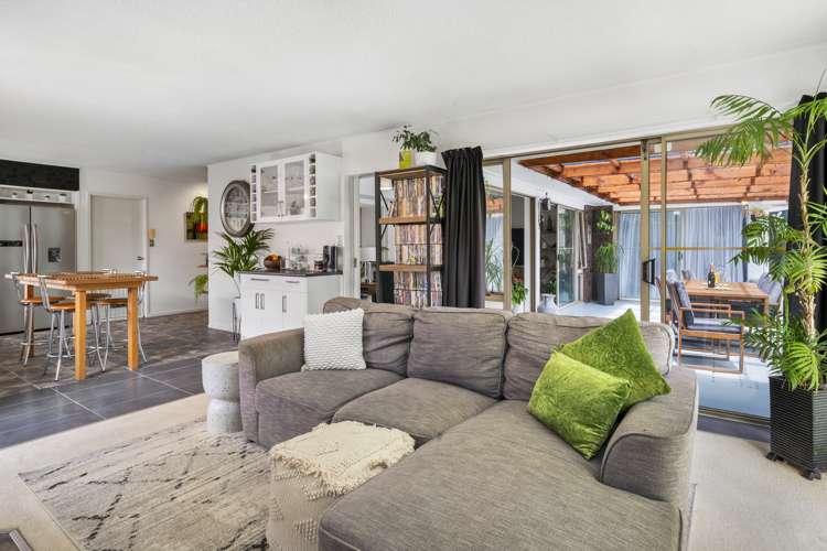 24 Hedge Row Sunnyhills_5