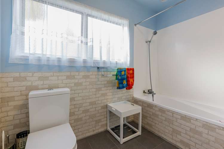 11 Bill Phillip Place Clendon Park_14