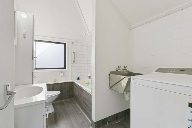 118 Akaroa Drive Maupuia_8