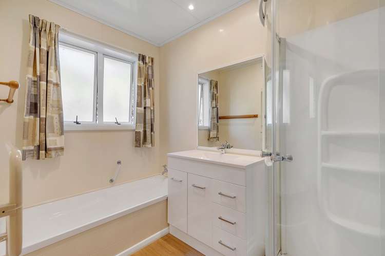 25 Larsen Crescent Tawa_15