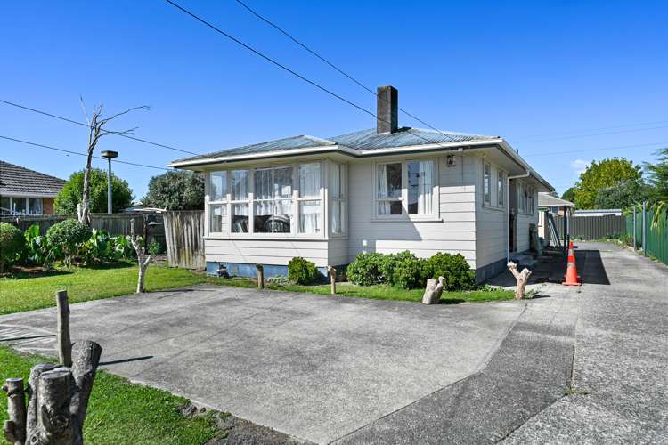 27 Halberg Crescent Chartwell_18