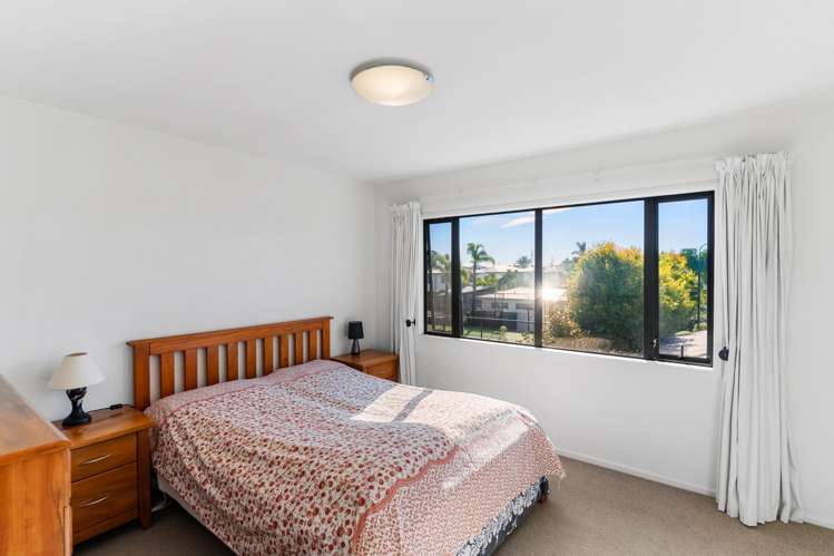 34/2 Armoy Drive East Tamaki_11