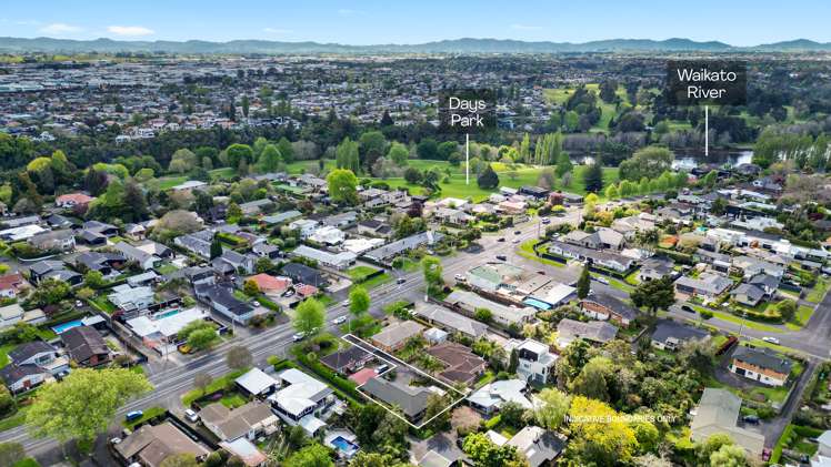 738a River Road Chartwell_21