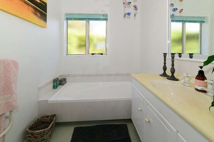 54 Huia Street Waikanae_14