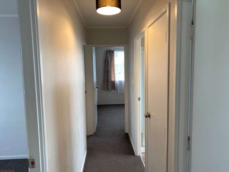 8 Haumia Way Otara_9