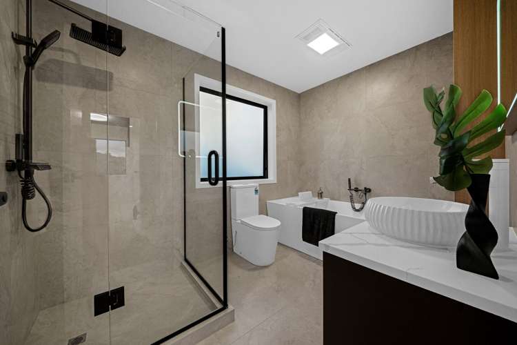 26B HENRIETTE PLACE Totara Park_19