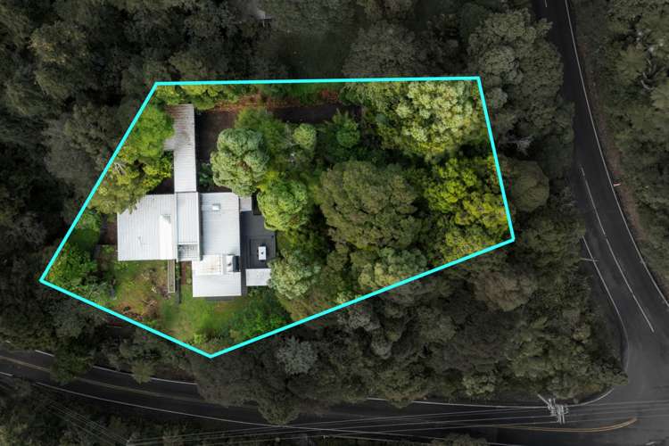 900 West Coast Road Waiatarua_27