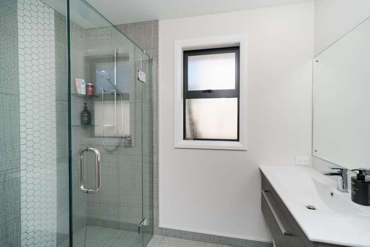 19 Coutts Way Fitzherbert_16
