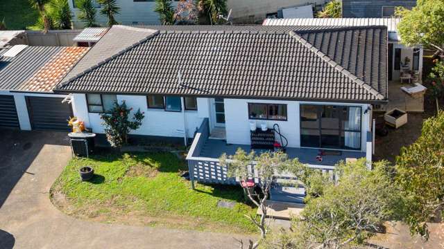 1/18 Frobisher Way Clendon Park_1