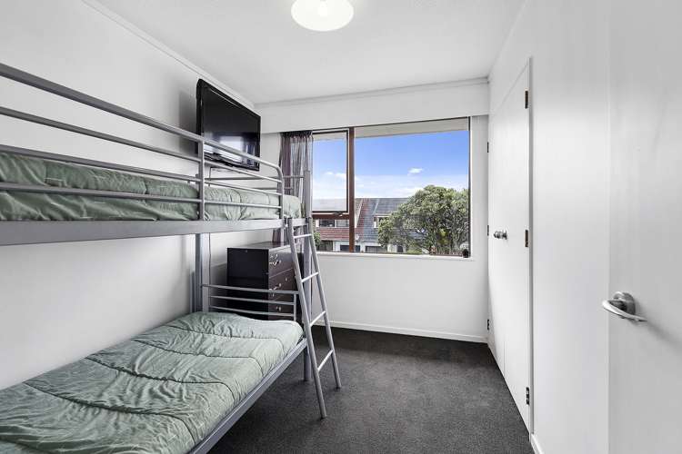 27 Akaroa Drive Maupuia_14