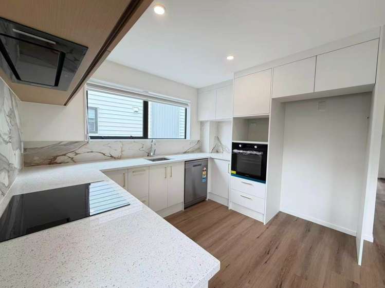 1/29 Crown Crescent Otara_4