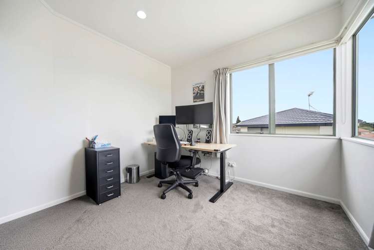 2/6 Mossop Rise Glenfield_12