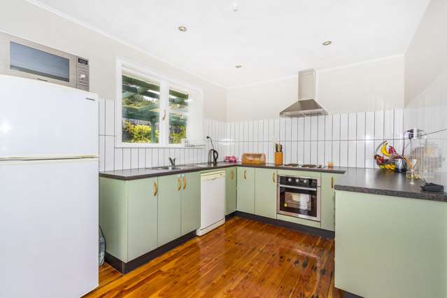 4 Omapere Street Waitangirua_1