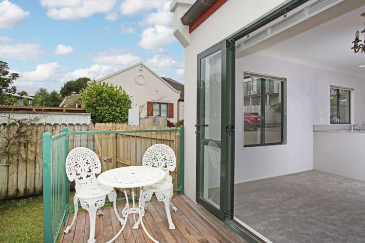 2/7 Ribbonwood Crescent Goodwood Heights_9