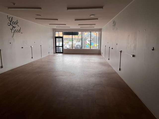 Unit 17, 35 Whatawhata Road, Dinsdale Shopping Dinsdale_4