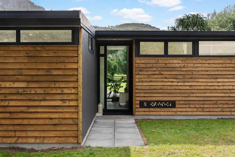 8 Erangi Place Bethells Beach_34