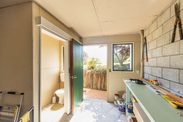 48 Olympus Way Richmond_16