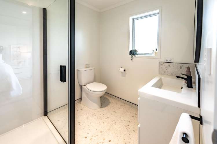 37 Magnolia Crescent Tawhero_17