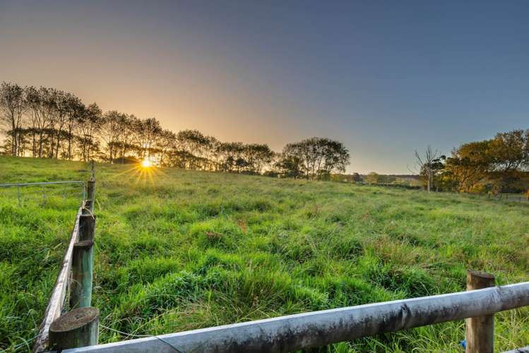 832 Old North Road Waimauku_54