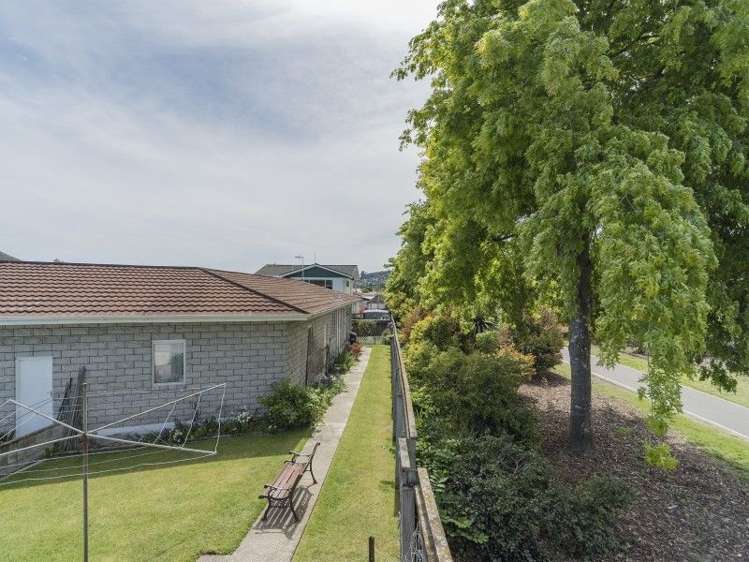 1/16 Cobham Crescent Stoke_13