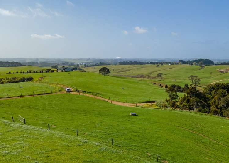 1047 Awhitu Road Waiuku_19