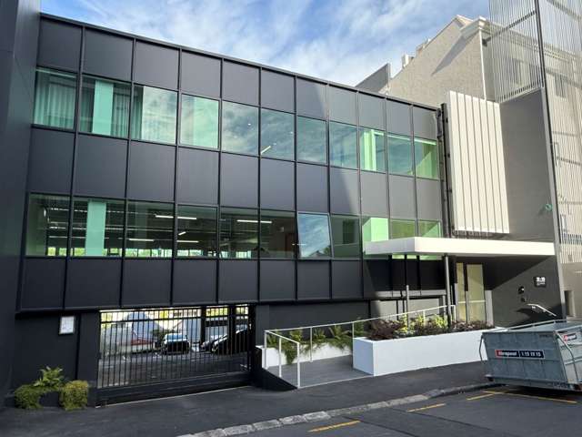 PREMIUM PARNELL OFFICE