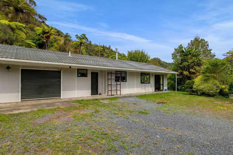 3133 Mokau Road Mokau_1