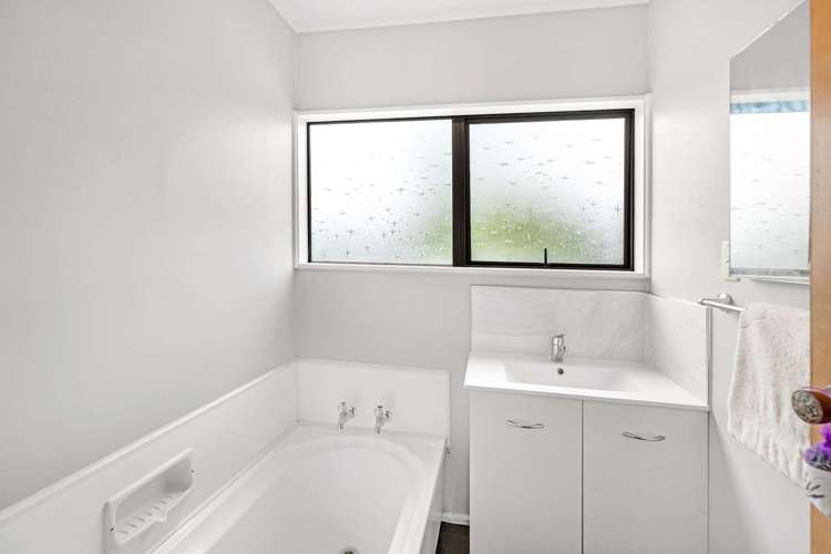 7 Charisma Court Kelvin Grove_21