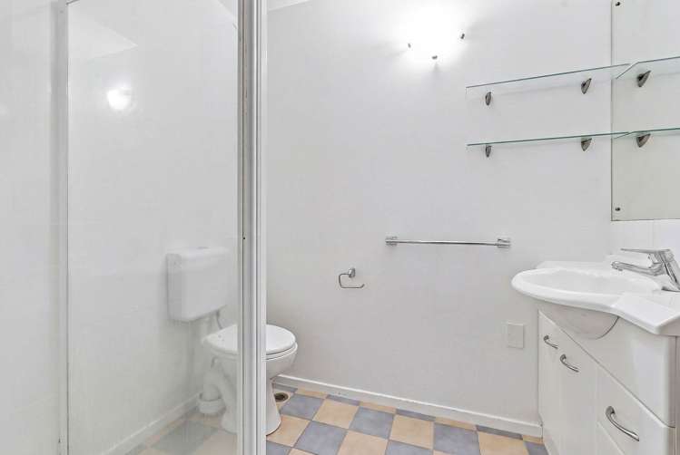 30/92 Bush Road Albany_13