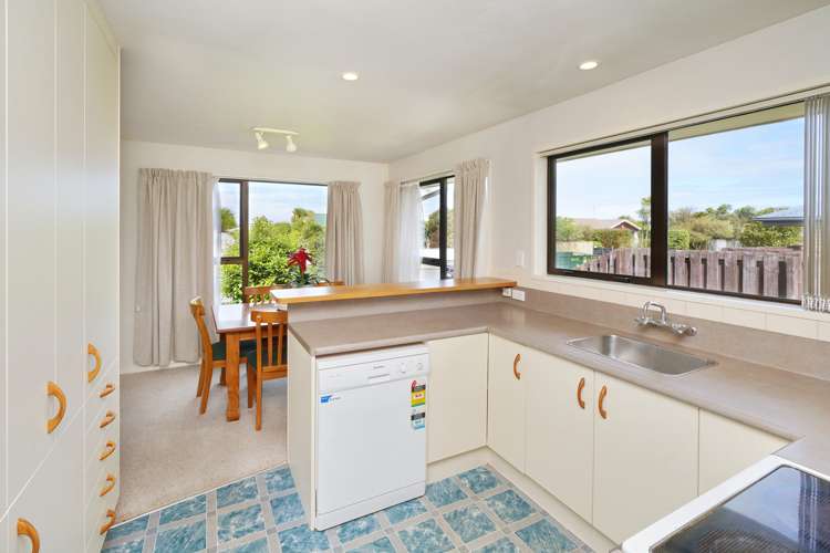 4 Seadown Crescent Amberley_6