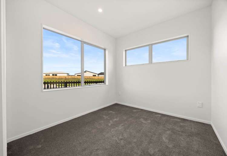 44 Furlough Road Opaheke_12
