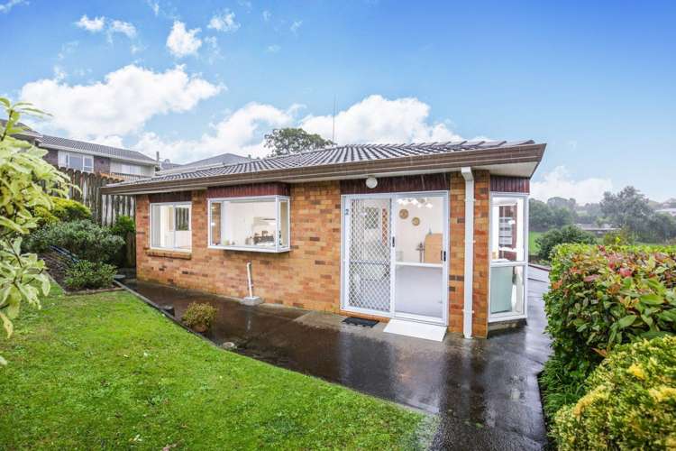 2/74 West Coast Road Glen Eden_3