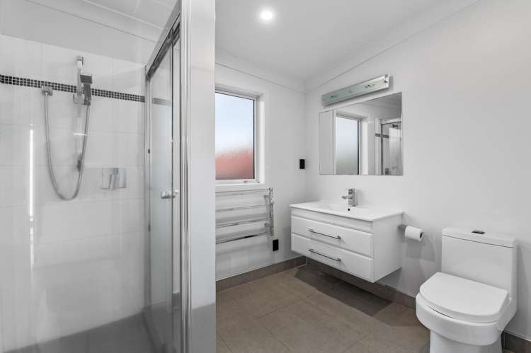 11B Willow Avenue Hannahs Bay_24