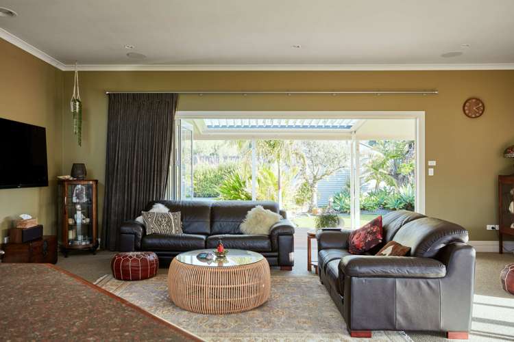 36a Lloyd George Road Wainui_13