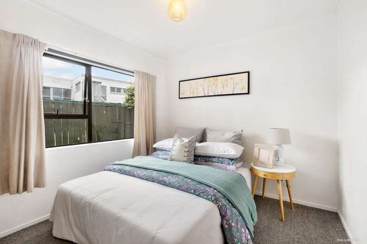 3/2 Moana Avenue Belmont_5