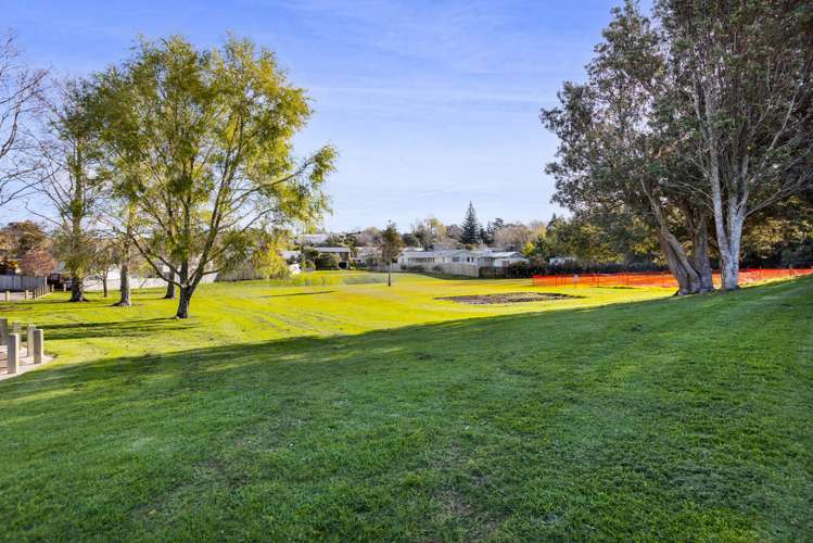 2/19 Kenmore Street Westown_19