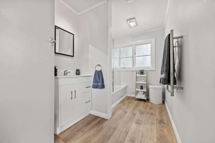 55 Roots Street East Feilding_12