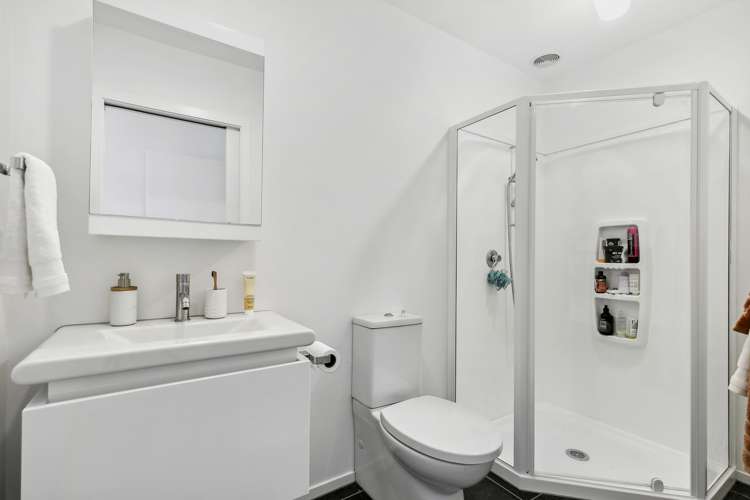 27 Lacebark Lane Woodridge_10