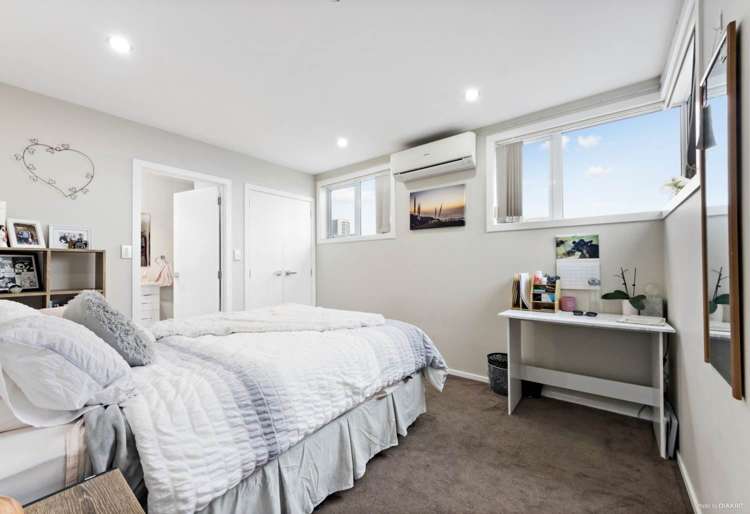 B/302 Hillsborough Road Hillsborough_5