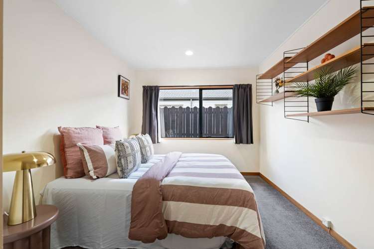 2/6 Eastern Beach Road Eastern Beach_12