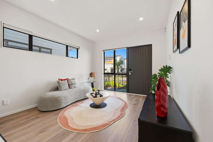 5 Greenbrier Street Westgate_5