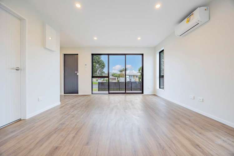 1,2,3,6/21 Peachgrove Road Te Atatu Peninsula_41