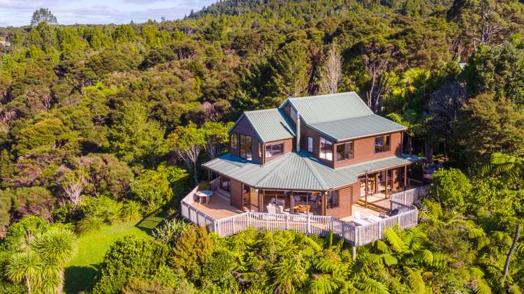 627 Huia Road Parau_18