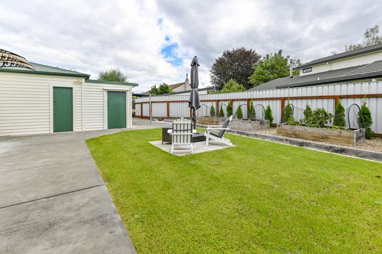 909 Harding Road Camberley_19