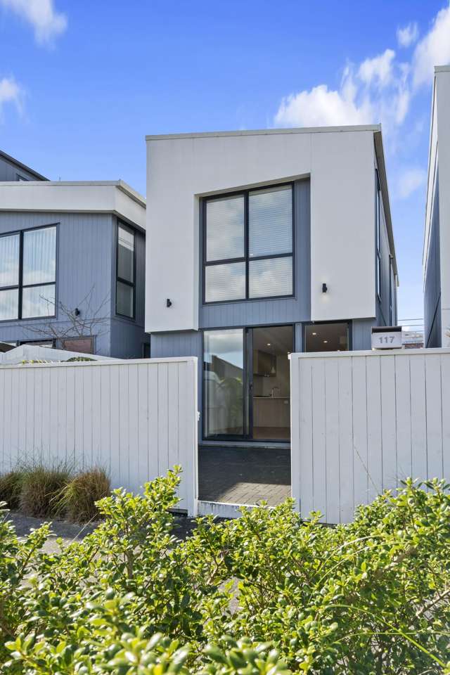 Freehold, Freestanding with Rare Double Parking
